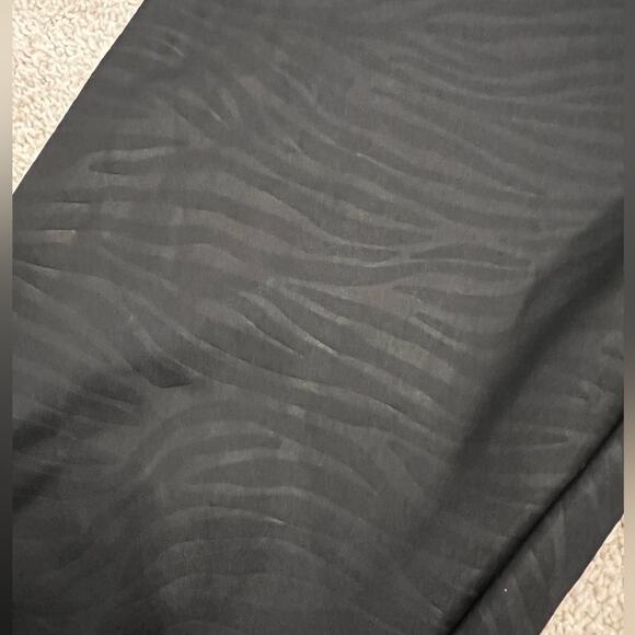 EXPRESS Zebra Patter Coated Leggings Women’s size Large - Picture 5 of 11